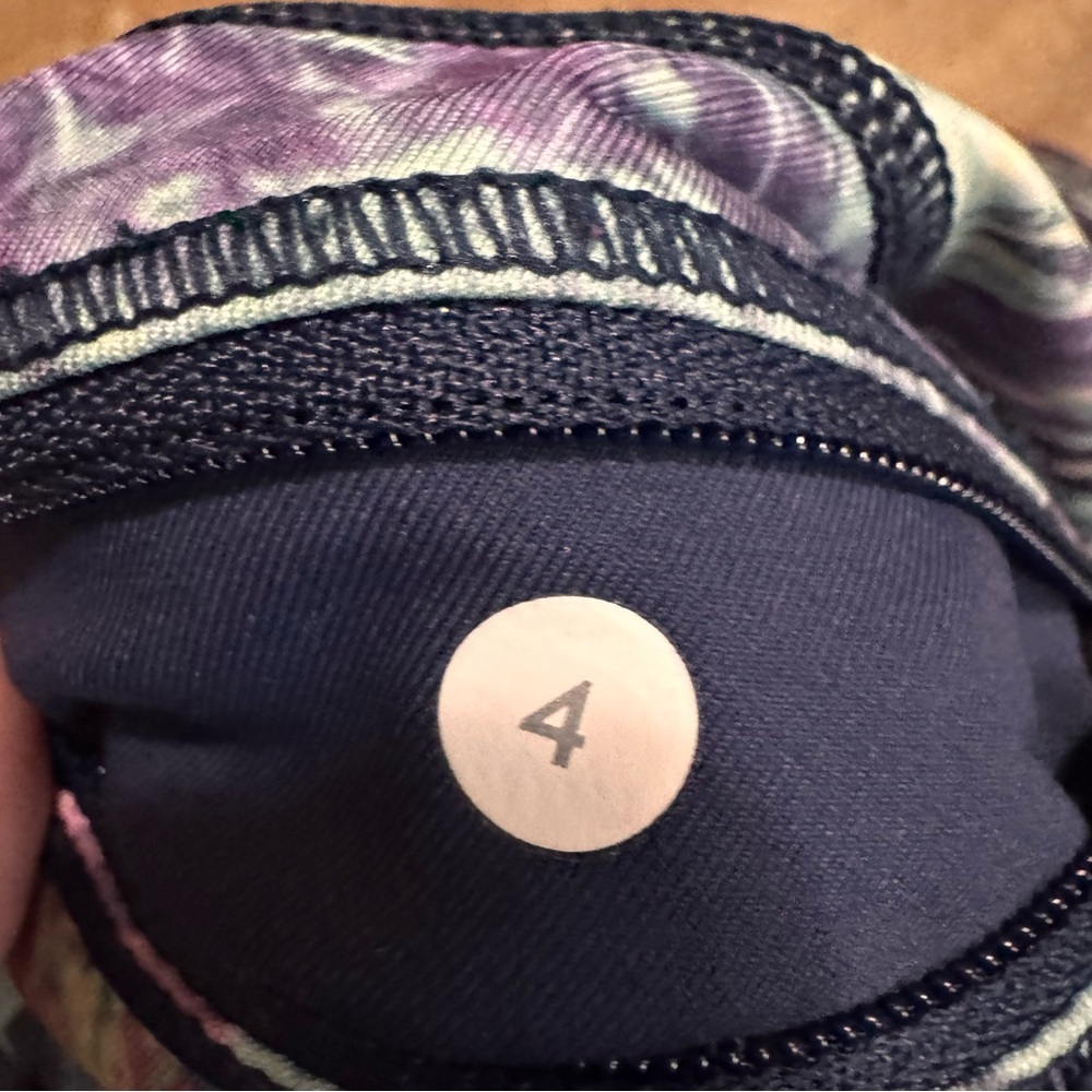 Lululemon Run: Top Speed Crop - Picture 9 of 10